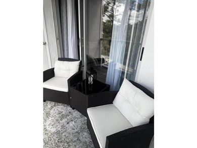 Completely remodeled 2 bedroom, 2 bath condo located on the 3rd - photo 22