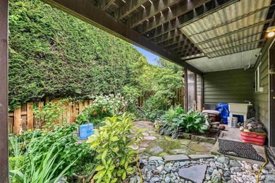 Beautiful corner home in sought-after MOUNTAIN VIEW PLACE! This - photo 23