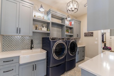 Custom home in beautiful, quiet neighborhood perched at the top - photo 23