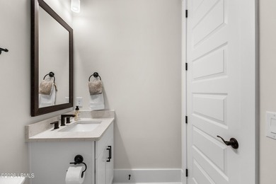 Tucked away in Riverton Pointe and set on a private cul-de-sac - photo 27