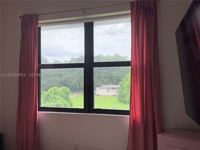 Amazing and Beautiful modern townhome. Second floor with 3 - photo 8