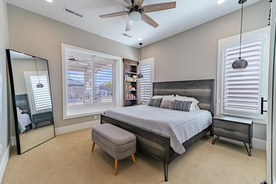Custom home in beautiful, quiet neighborhood perched at the top - photo 31