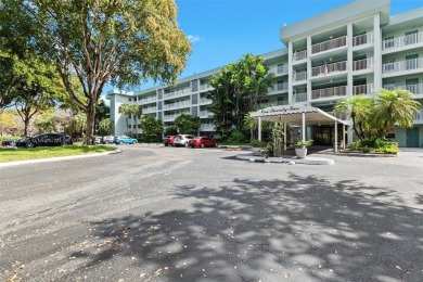 Lake Condo For Sale in Pompano Beach, Florida