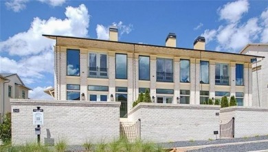 Lake Bennett Condo For Sale in Fayetteville Georgia