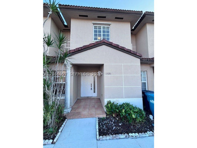 Welcome home to this spacious and well-maintained 3-bedroom - photo 1