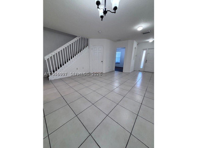 Welcome home to this spacious and well-maintained 3-bedroom - photo 5