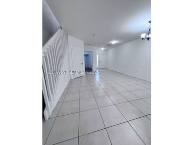 Welcome home to this spacious and well-maintained 3-bedroom - photo 6