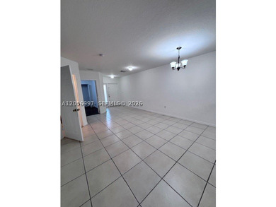 Welcome home to this spacious and well-maintained 3-bedroom - photo 7