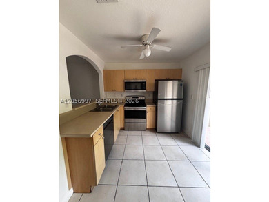 Welcome home to this spacious and well-maintained 3-bedroom - photo 10