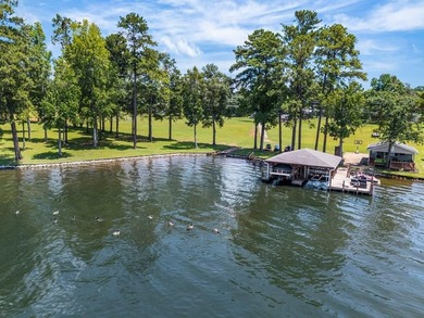 EXTRAORDINARY OPPORTUNITY TO OBTAIN OVER 4 ACRES OF PRIME LEVEL - photo 1