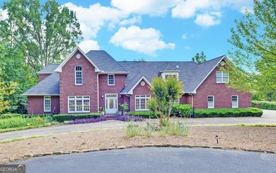 GOLF COMMUNITY MASTERPIECE! Spectacular 4-sided brick home - photo 15