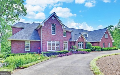 GOLF COMMUNITY MASTERPIECE! Spectacular 4-sided brick home - photo 16