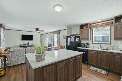 Welcome home to this spacious & perfectly designed 2 bedroom, 2 - photo 16