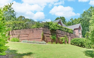 GOLF COMMUNITY MASTERPIECE! Spectacular 4-sided brick home - photo 21