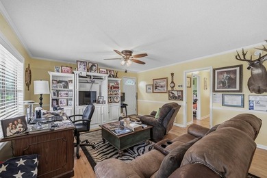 Welcome to 477 Avant Road, where classic Lake Sinclair cottage - photo 3