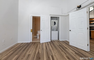 Private Pet friendly End unit newly refreshed! Ranch style - photo 6