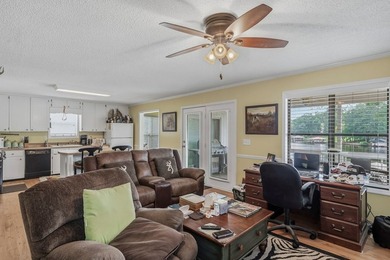 Welcome to 477 Avant Road, where classic Lake Sinclair cottage - photo 6