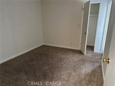 Welcome to this charming and highly desirable first-floor - photo 6