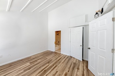 Private Pet friendly End unit newly refreshed! Ranch style - photo 9