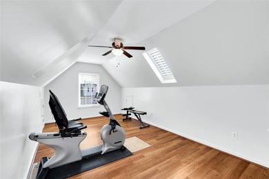 Welcome to this move in ready townhome located in the desirable