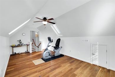 Welcome to this move in ready townhome located in the desirable