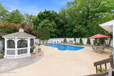 Spacious & beautifully maintained, this charming 4-bedroom - photo 40