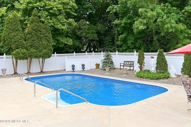 Spacious & beautifully maintained, this charming 4-bedroom - photo 45