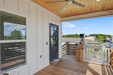 Welcome to your private waterfront escape in one of Bay St - photo 4