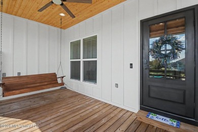 Welcome to your private waterfront escape in one of Bay St - photo 6