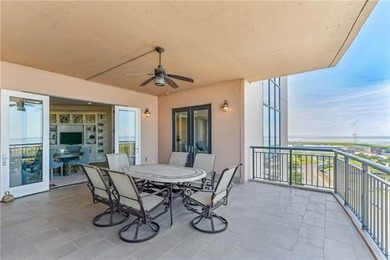 Luxury Lakefront Living in this meticulously maintained - photo 7