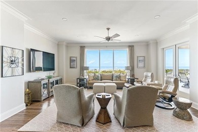 Luxury Lakefront Living in this meticulously maintained - photo 10