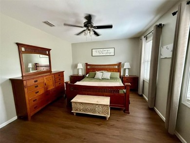 In ground pool, new HVACS, spacious bonus room that could be - photo 11