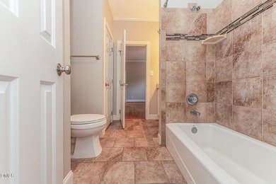 Classic all-brick elegance meets timeless interior craftsmanship - photo 12