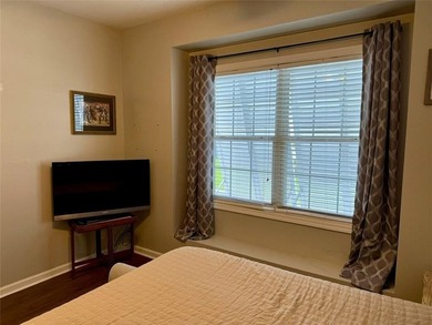 In ground pool, new HVACS, spacious bonus room that could be - photo 17