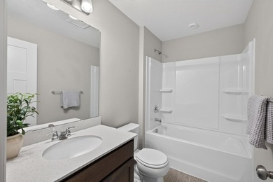Welcome to this beautifully maintained townhome offering 2,268 - photo 18