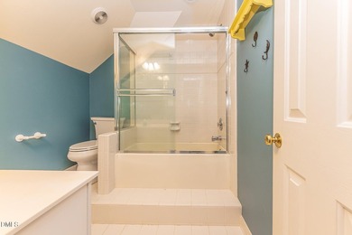 Classic all-brick elegance meets timeless interior craftsmanship - photo 19