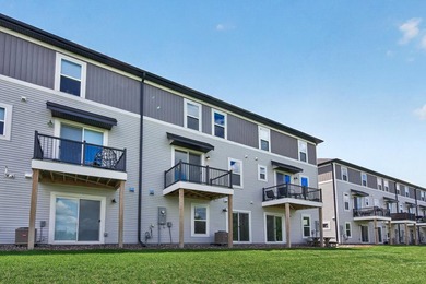 Welcome to this beautifully maintained townhome offering 2,268 - photo 23