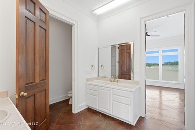 This 3 bedroom 2.5 bath custom built, 1 owner home is ready to - photo 31