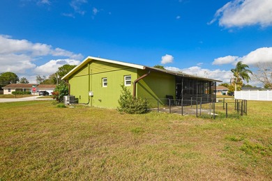 HOME SITS ON 1/3 OF AN ACRE BEAUTIFUL CORNER LOT! UPDATED - photo 31