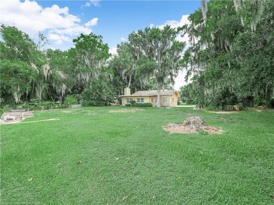 LAKE ISTOKPOGA WATERFRONT! This rare and versatile property - photo 40