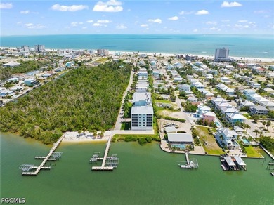 Welcome to waterfront living on Fort Myers Beach! Boaters will - photo 41