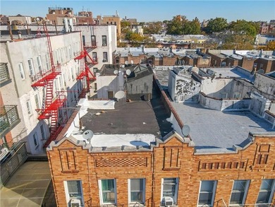 Excellent location and opportunity in Prime Sunset Park - photo 4