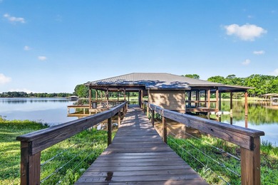 Just 90 minutes from Dallas, this 21-acre waterfront estate on - photo 2