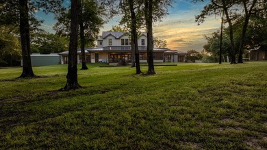 Just 90 minutes from Dallas, this 21-acre waterfront estate on - photo 7