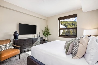 If you're looking for jaw-dropping views, a prime ski-in - photo 18