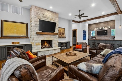 Just 90 minutes from Dallas, this 21-acre waterfront estate on - photo 10