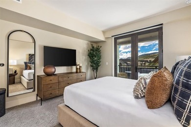 If you're looking for jaw-dropping views, a prime ski-in - photo 26