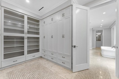 Set behind double gates in the prestigious enclave of Fieldbrook - photo 32