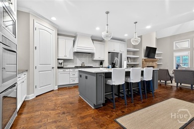 Welcome to the courtyard at Rowan Oak, a luxury gated community - photo 7