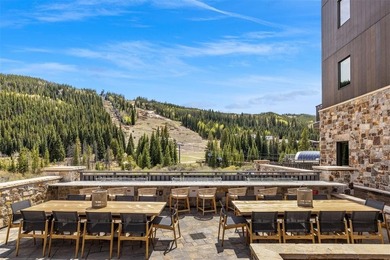 If you're looking for jaw-dropping views, a prime ski-in - photo 38